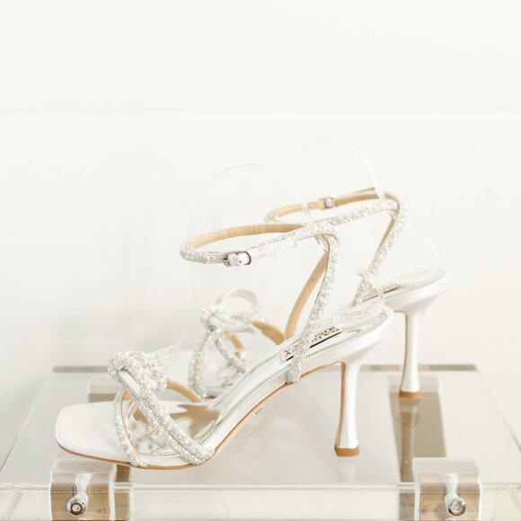 Badgley Mischka Effie White Satin Heels 8.5 Bow Women's Ankle Strap Sandal - Picture 10 of 16